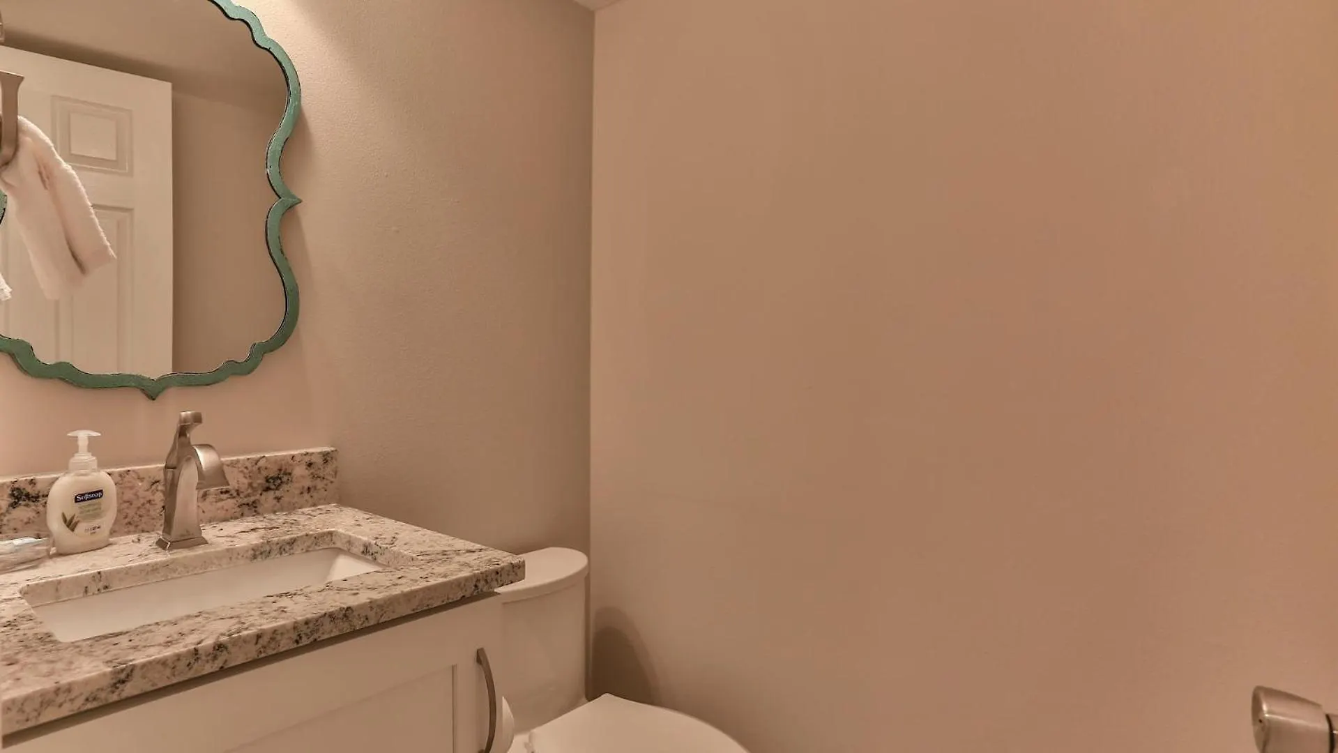 Holiday home Southbay By The Gulf 131 A Completely Renovated 3 Bedroom Beach Front Townhome In Destin