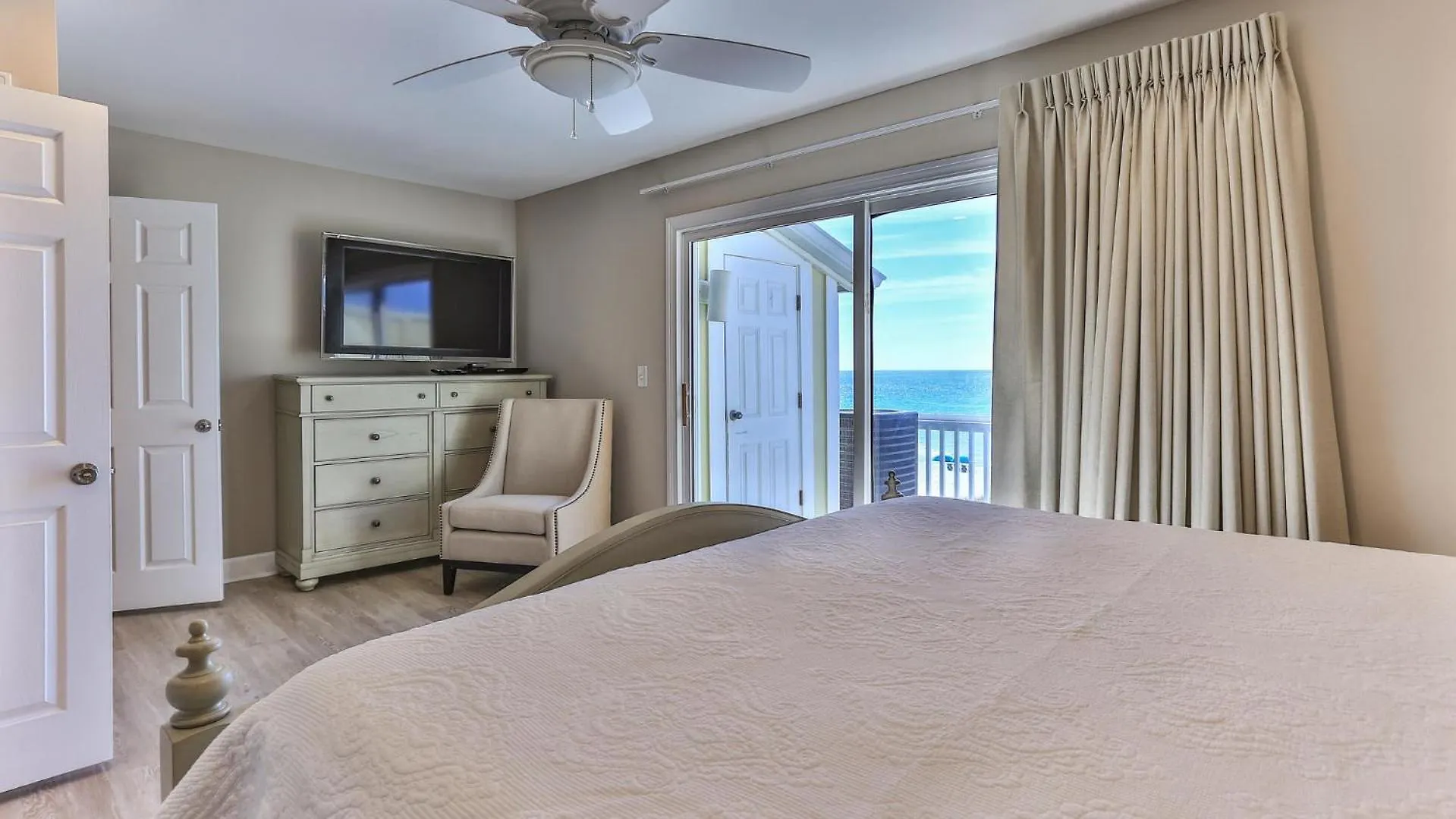 Southbay By The Gulf 131 A Completely Renovated 3 Bedroom Beach Front Townhome In Destin 0*,  United States